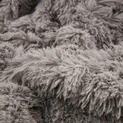 Leena Shaggy Faux Fur Weighted Blanket - Beautyrest 15 Leena Shaggy Faux Fur Weighted Blanket - Beautyrest -Bedding Sale Store GUEST 0b443fc6 b35a 49c6 834d 475f26271d2b