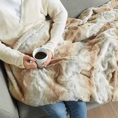 Marselle Faux Fur Weighted Blanket - Beautyrest 3 Marselle Faux Fur Weighted Blanket - Beautyrest - Image 3